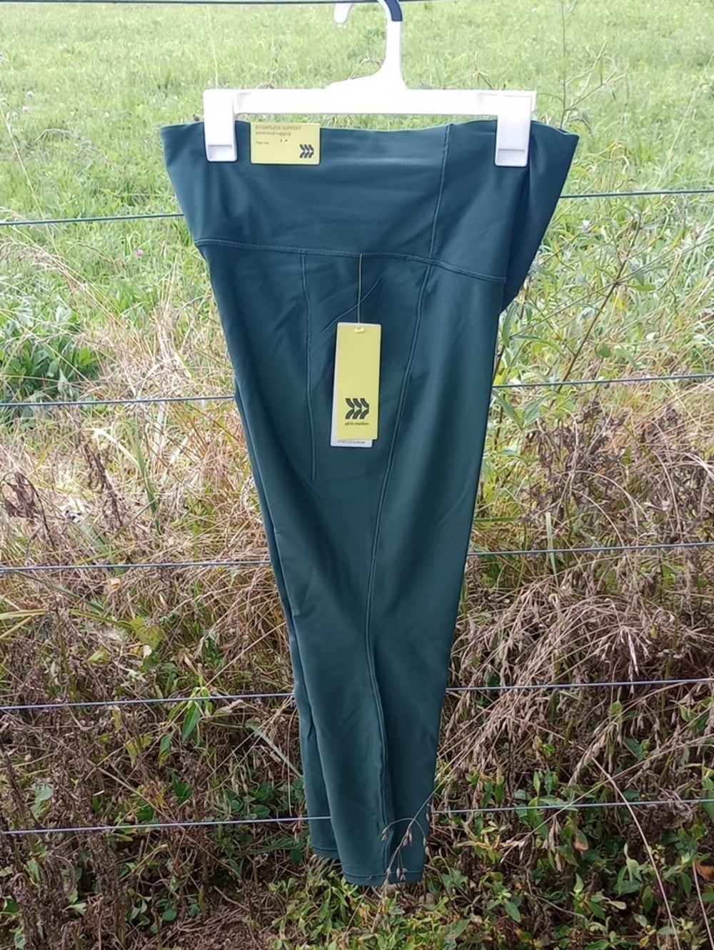 NWT All In Motion High Rise Pocketed Green Leggings